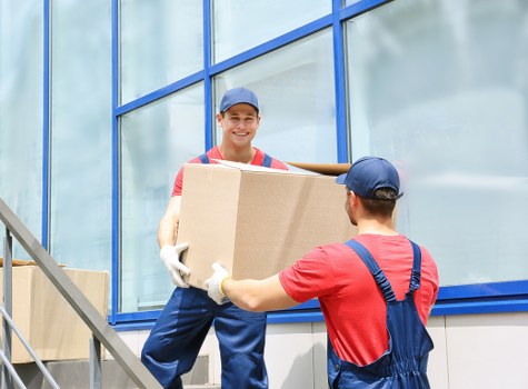 Removal truck hire for flats and homes in West Hendon