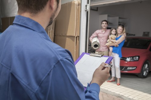 Residential moving truck support in West Hendon